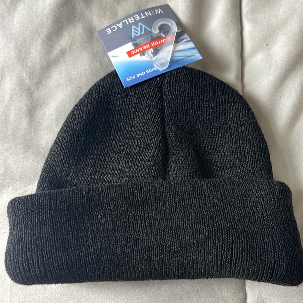 Kids Black Beanie ❄️ 🖤